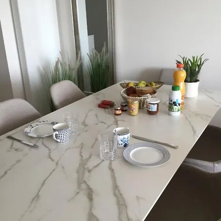 Vakantie-appartement La Regence @ *